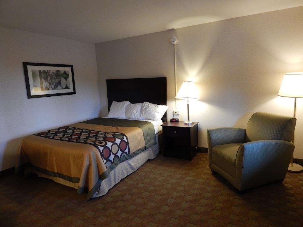 Super 8 By Wyndham White River Junction Exterior foto